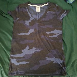 VS PINK camo tee